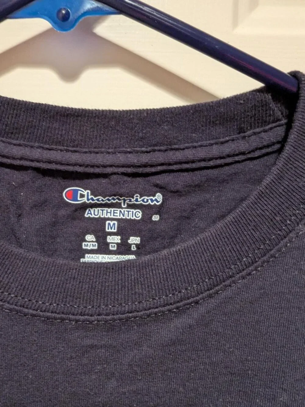 Champion Notre Dame T Shirt, Size Medium - Picture 4 of 4